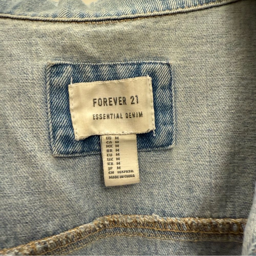 Forever 21 Essential Denim Jacket in Light Blue - Picture 3 of 5